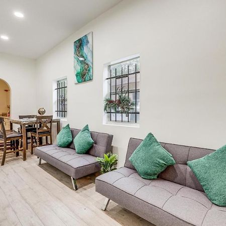Large, Central, Lovely & Cozy 4Bed/2Bath - House By Everbank Stadium Jacksonville Ngoại thất bức ảnh