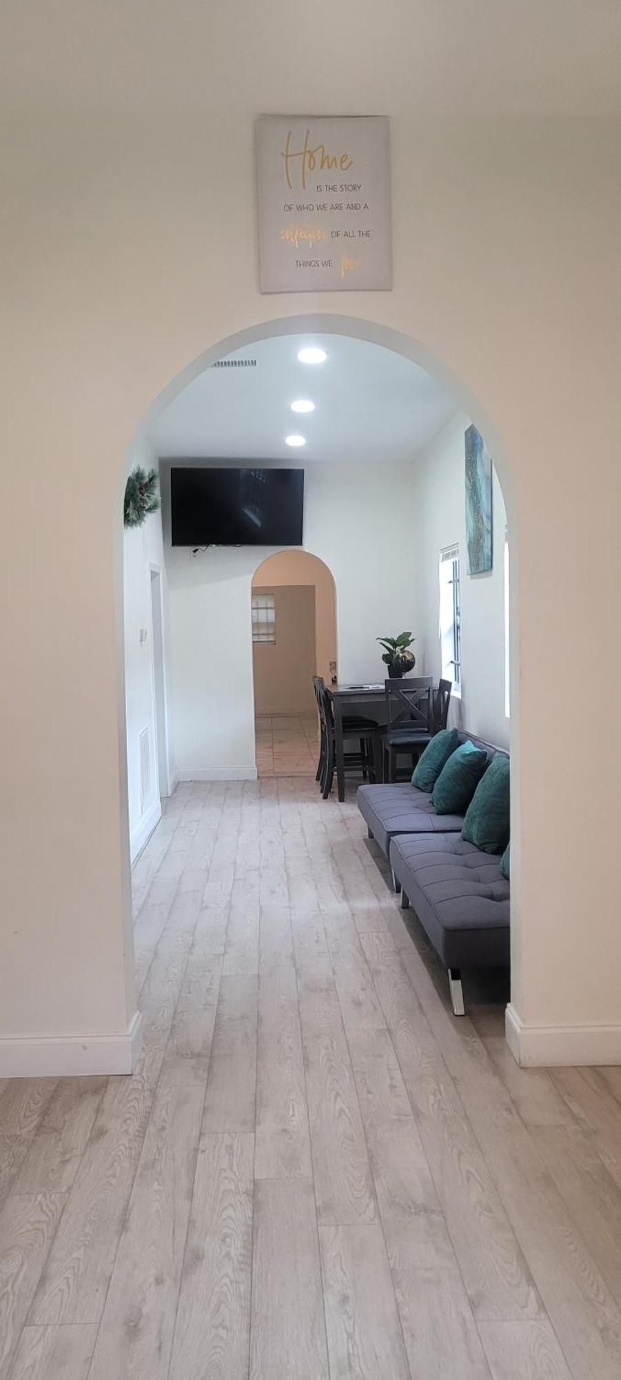 Large, Central, Lovely & Cozy 4Bed/2Bath - House By Everbank Stadium Jacksonville Ngoại thất bức ảnh
