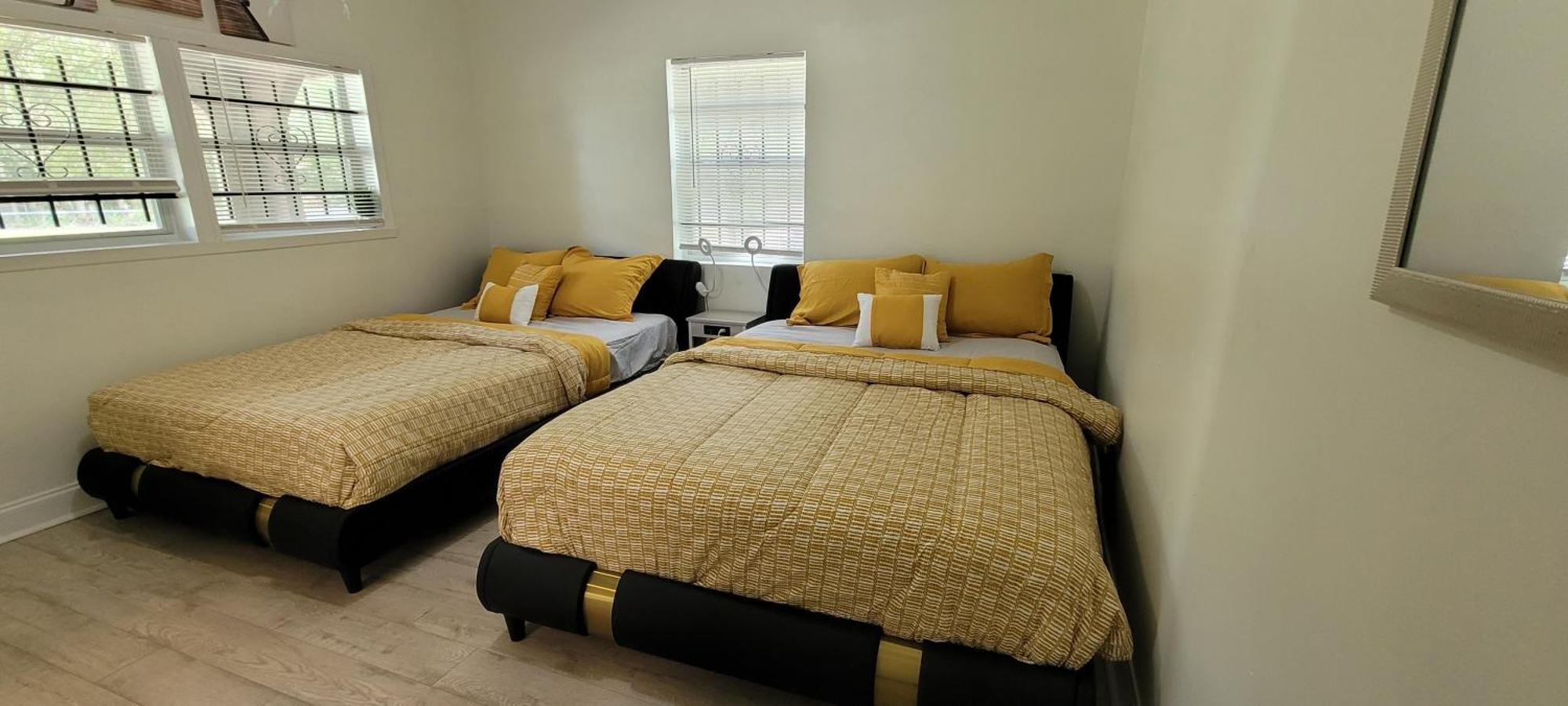 Large, Central, Lovely & Cozy 4Bed/2Bath - House By Everbank Stadium Jacksonville Ngoại thất bức ảnh